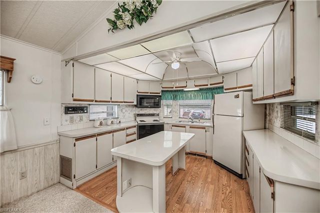 178 Caravan CIR, North Fort Myers, FL 33903