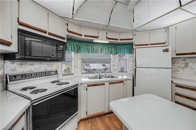 178 Caravan CIR, North Fort Myers, FL 33903