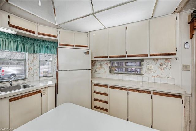 178 Caravan CIR, North Fort Myers, FL 33903