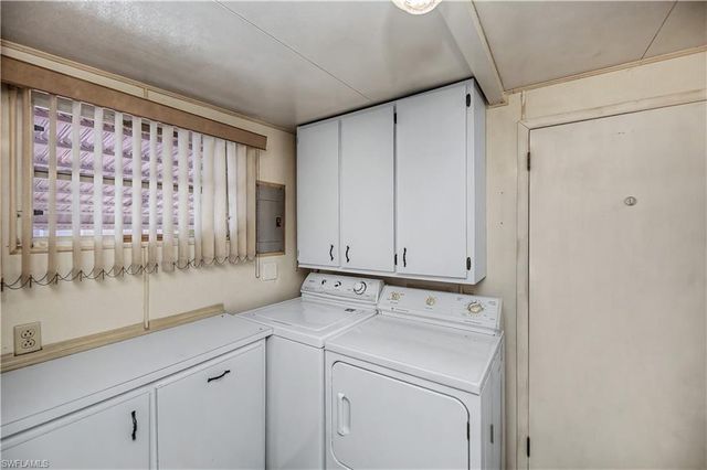 178 Caravan CIR, North Fort Myers, FL 33903