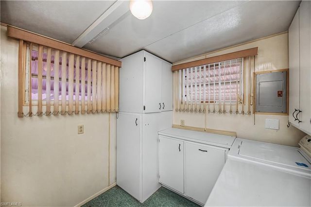178 Caravan CIR, North Fort Myers, FL 33903