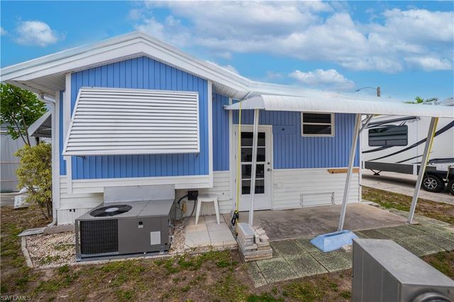178 Caravan CIR, North Fort Myers, FL 33903