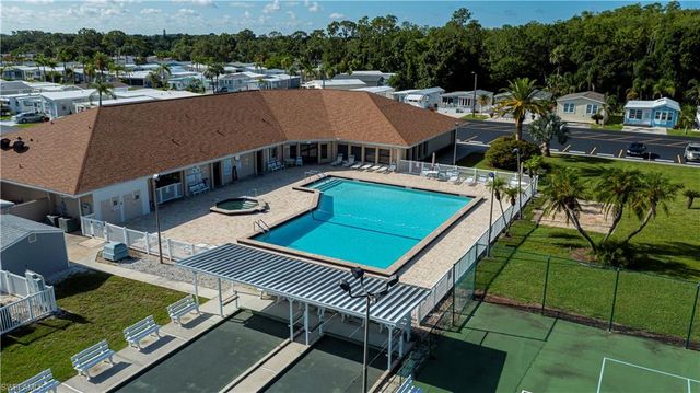 178 Caravan CIR, North Fort Myers, FL 33903