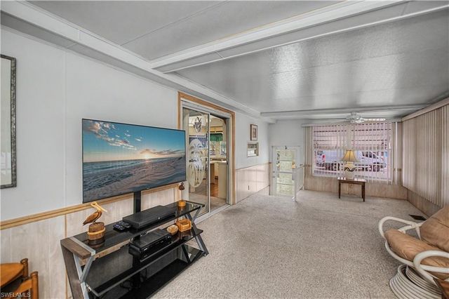 178 Caravan CIR, North Fort Myers, FL 33903