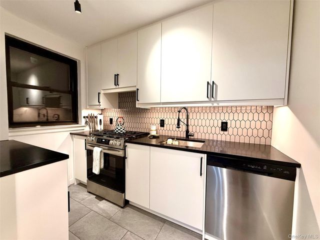 112-30 Northern Boulevard 2A, Corona, NY 11368