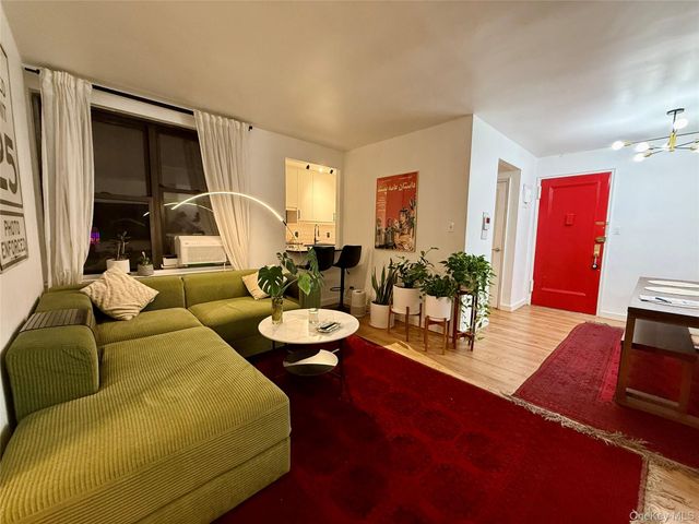 112-30 Northern Boulevard 2A, Corona, NY 11368