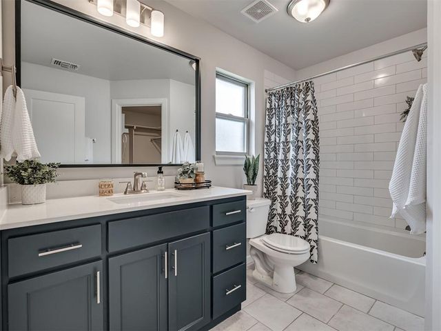 13608 Arrowhead Boulevard, Yukon, OK 73099
