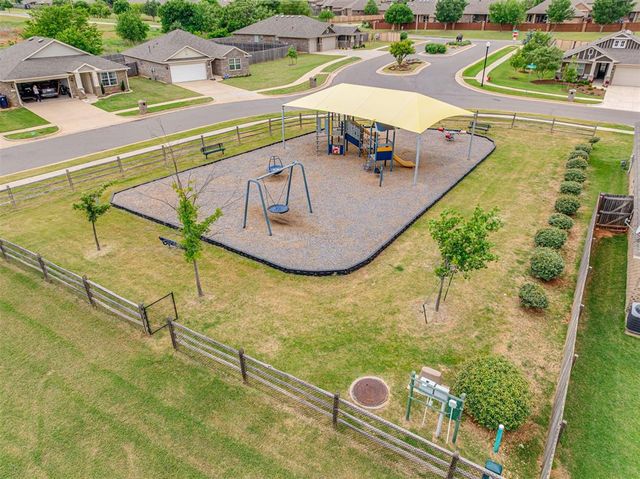 13608 Arrowhead Boulevard, Yukon, OK 73099