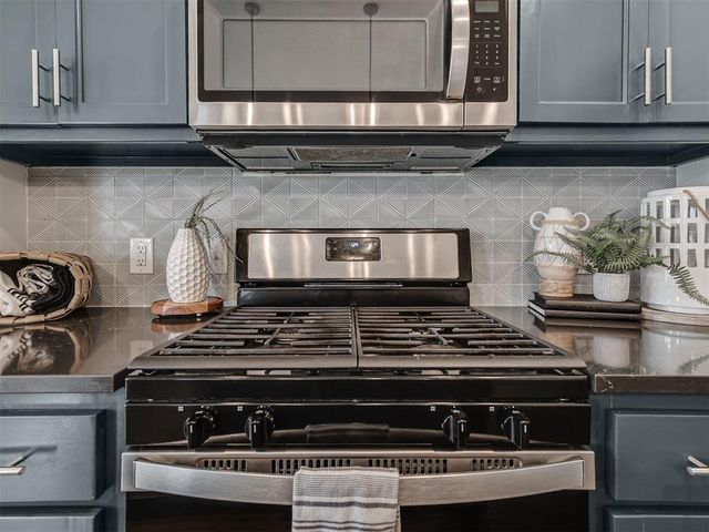13608 Arrowhead Boulevard, Yukon, OK 73099
