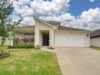 13608 Arrowhead Boulevard, Yukon, OK 73099