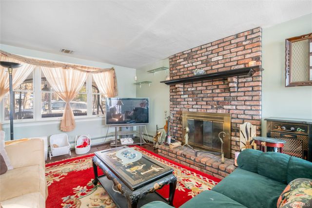 378 Mac Arthur Boulevard, Hauppauge, NY 11788