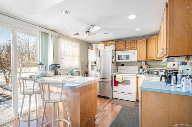 378 Mac Arthur Boulevard, Hauppauge, NY 11788