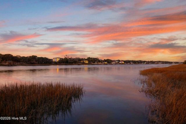1055 Tide Ridge Drive, Holden Beach, NC 28462