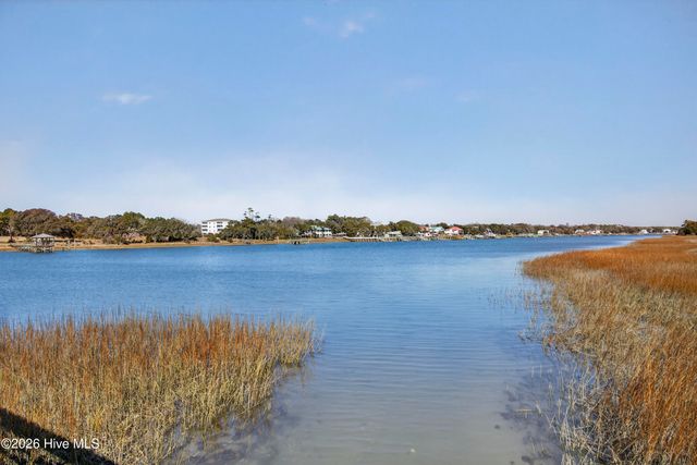 1055 Tide Ridge Drive, Holden Beach, NC 28462