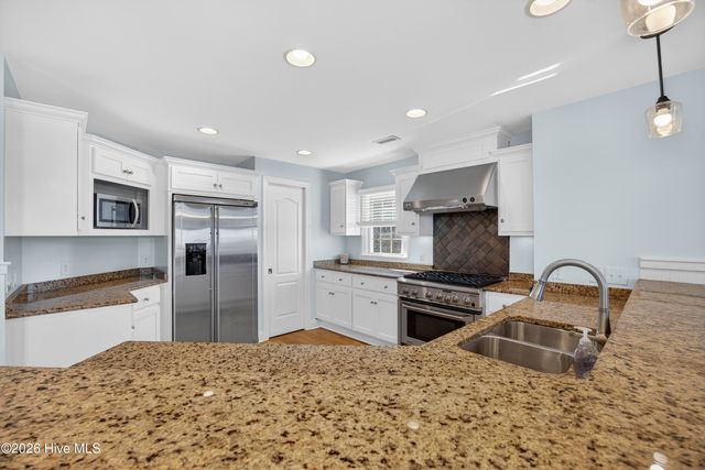 1055 Tide Ridge Drive, Holden Beach, NC 28462