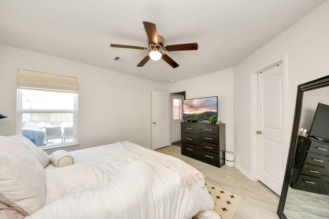 2430 Regatta Lane, Texas City, TX 77568