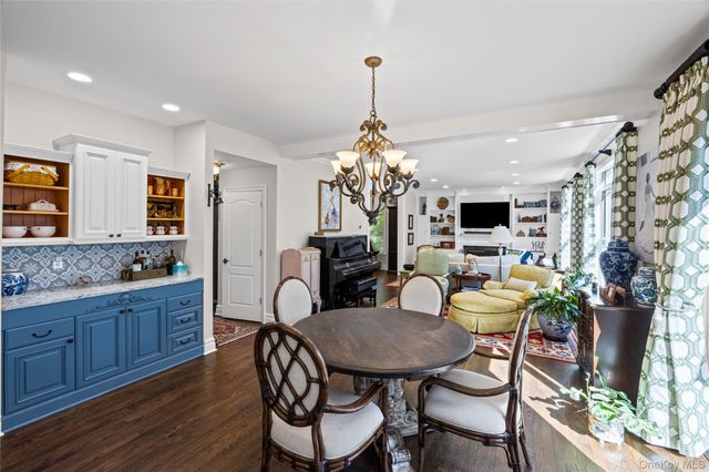 28 Apricot Road, Mount Sinai, NY 11766