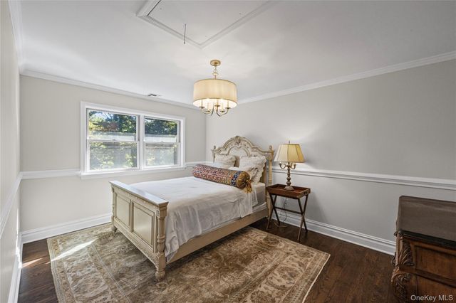 28 Apricot Road, Mount Sinai, NY 11766
