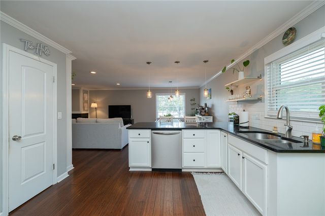 10 Meadowview Drive, Taylors, SC 29687