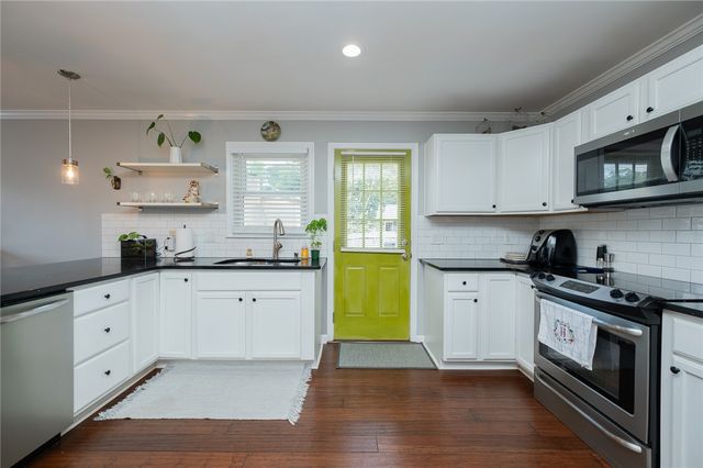 10 Meadowview Drive, Taylors, SC 29687