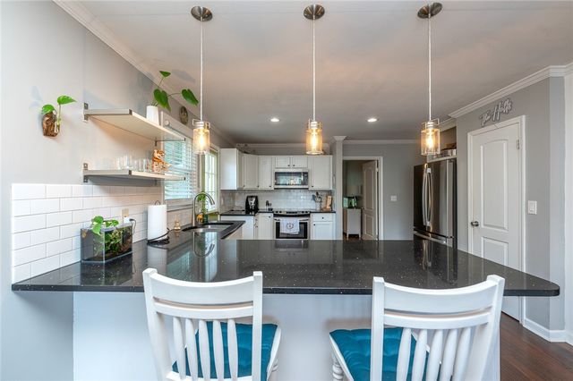 10 Meadowview Drive, Taylors, SC 29687