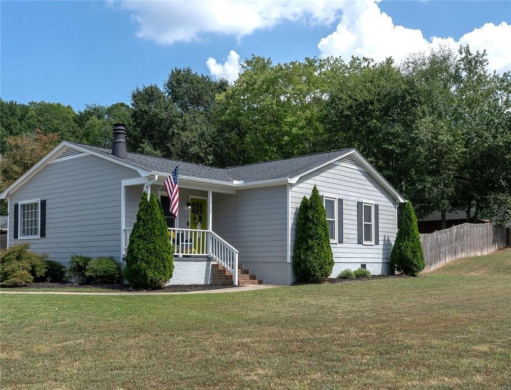 10 Meadowview Drive, Taylors, SC 29687