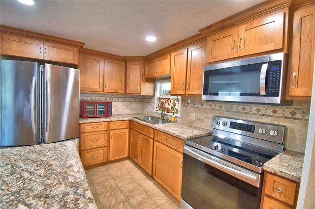 151 HOLIDAY LANE, Auburndale, FL 33823