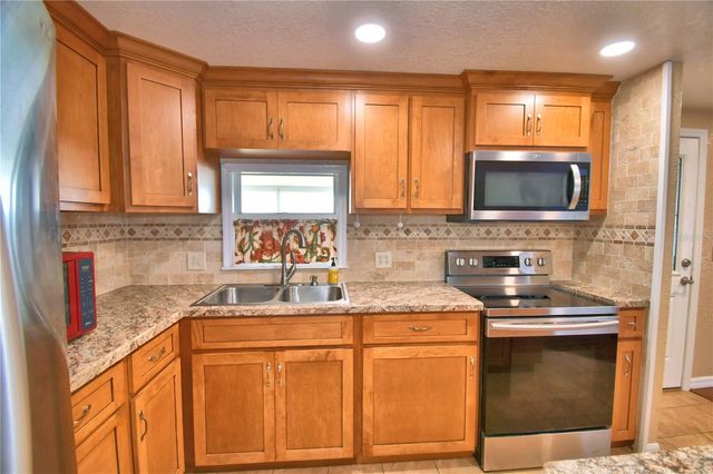 151 HOLIDAY LANE, Auburndale, FL 33823