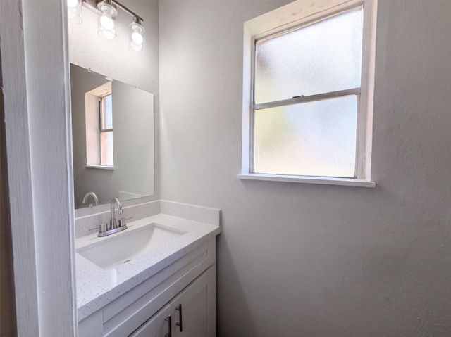 1102 Londonderry Avenue, Friendswood, TX 77546