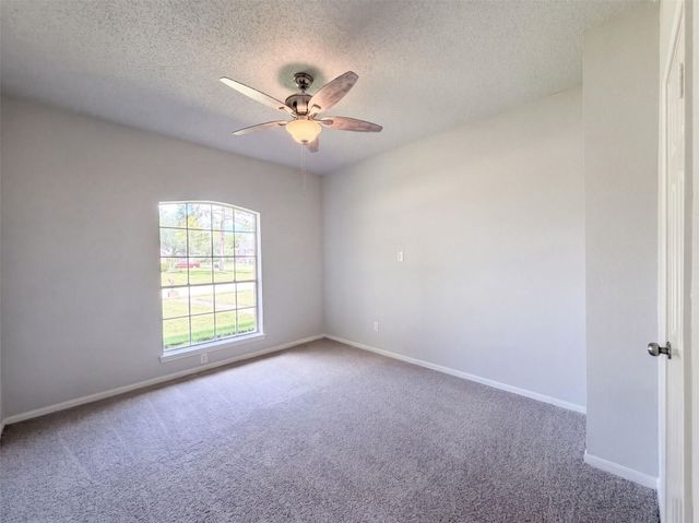 1102 Londonderry Avenue, Friendswood, TX 77546