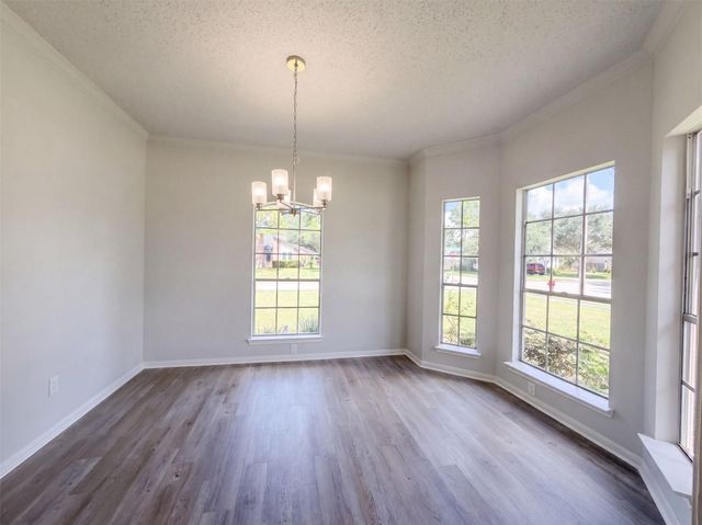 1102 Londonderry Avenue, Friendswood, TX 77546