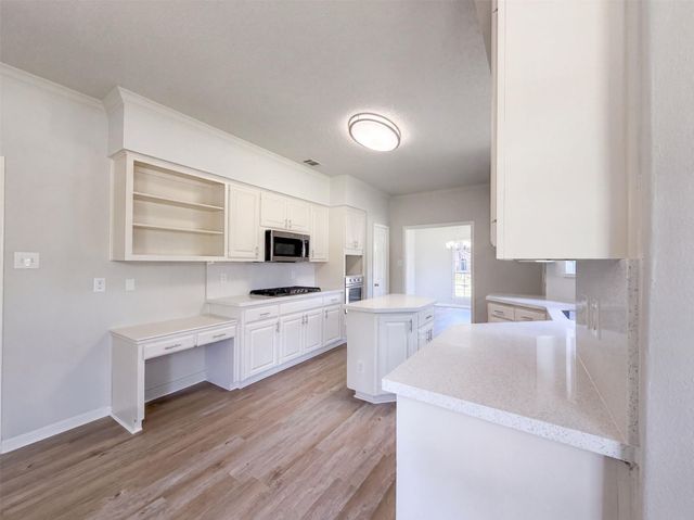 1102 Londonderry Avenue, Friendswood, TX 77546