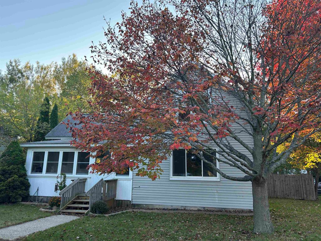 203 Adams, East Tawas, MI 48730