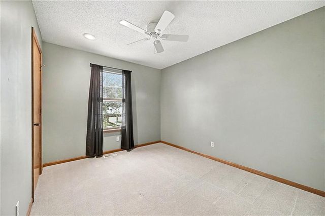 15209 W 91st Place, Lenexa, KS 66219