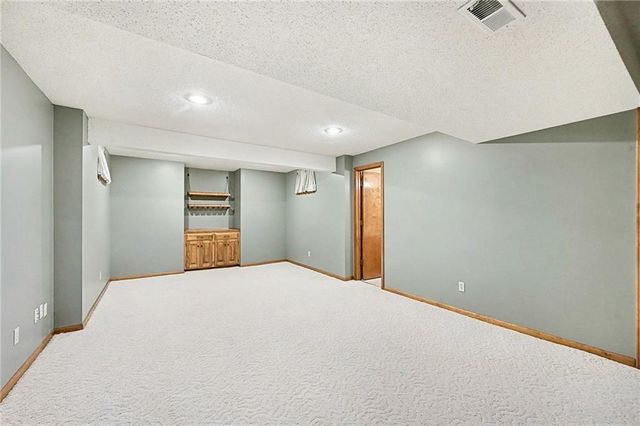 15209 W 91st Place, Lenexa, KS 66219