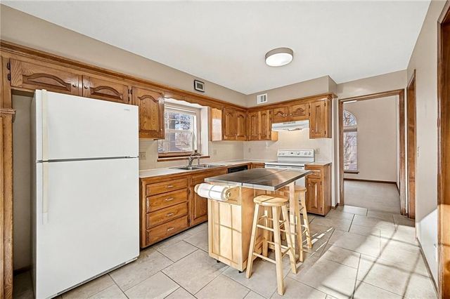 15209 W 91st Place, Lenexa, KS 66219