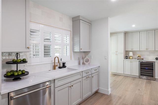 3705 TANGIER TERRACE, Sarasota, FL 34239