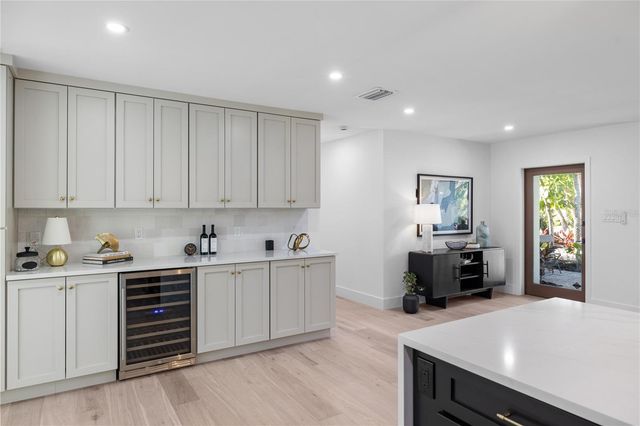 3705 TANGIER TERRACE, Sarasota, FL 34239