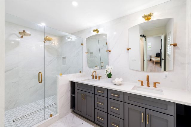 3705 TANGIER TERRACE, Sarasota, FL 34239