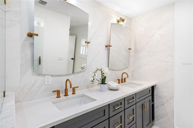 3705 TANGIER TERRACE, Sarasota, FL 34239