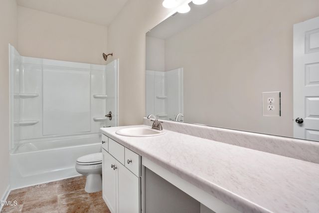 1673 Elk Run Drive, Fayetteville, NC 28312