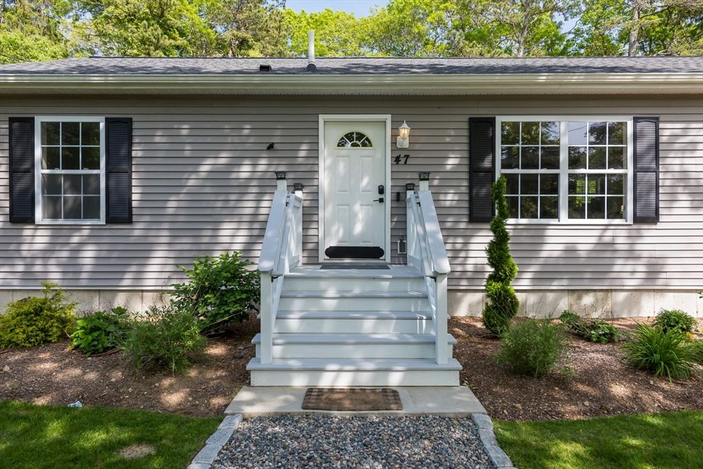 47 Currier Road, Falmouth, MA 02536