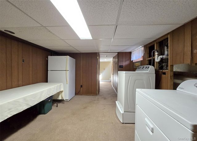 174 Shelby Avenue, Holbrook, NY 11741