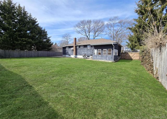 174 Shelby Avenue, Holbrook, NY 11741