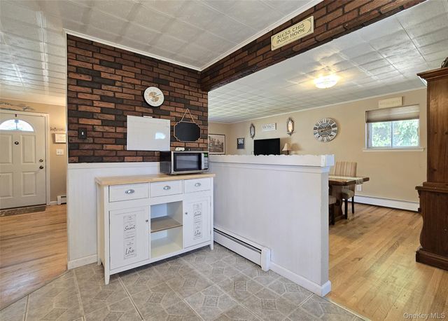 174 Shelby Avenue, Holbrook, NY 11741