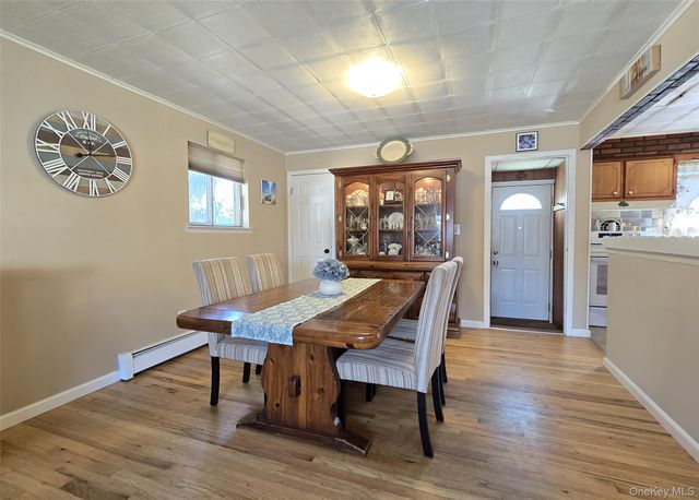 174 Shelby Avenue, Holbrook, NY 11741