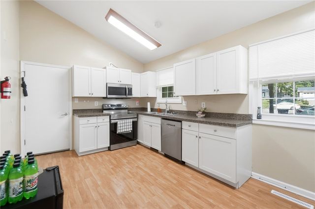 1960 Carol Parkway, Kettering, OH 45440