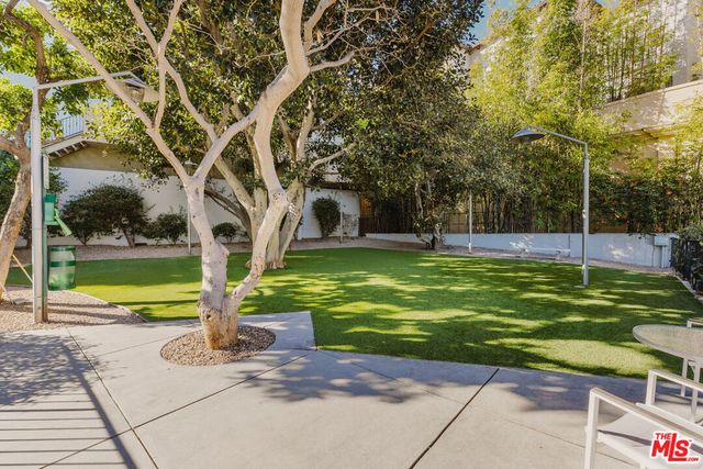 1155 N La Cienega Boulevard 1207, West Hollywood, CA 90069