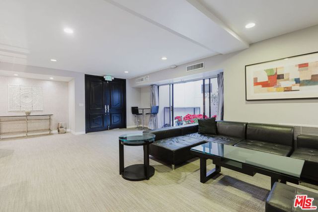 1155 N La Cienega Boulevard 1207, West Hollywood, CA 90069