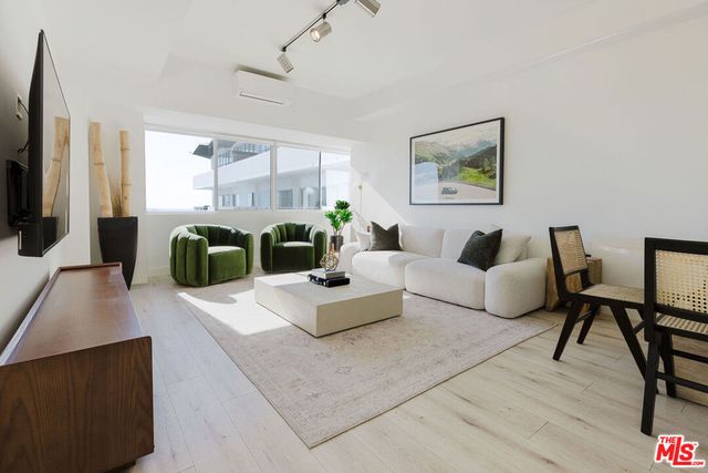 1155 N La Cienega Boulevard 1207, West Hollywood, CA 90069